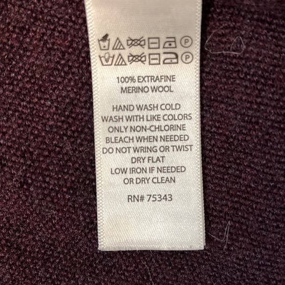 Adrienne Vittadini extra fine merino wool cardigan. - Picture 5 of 5